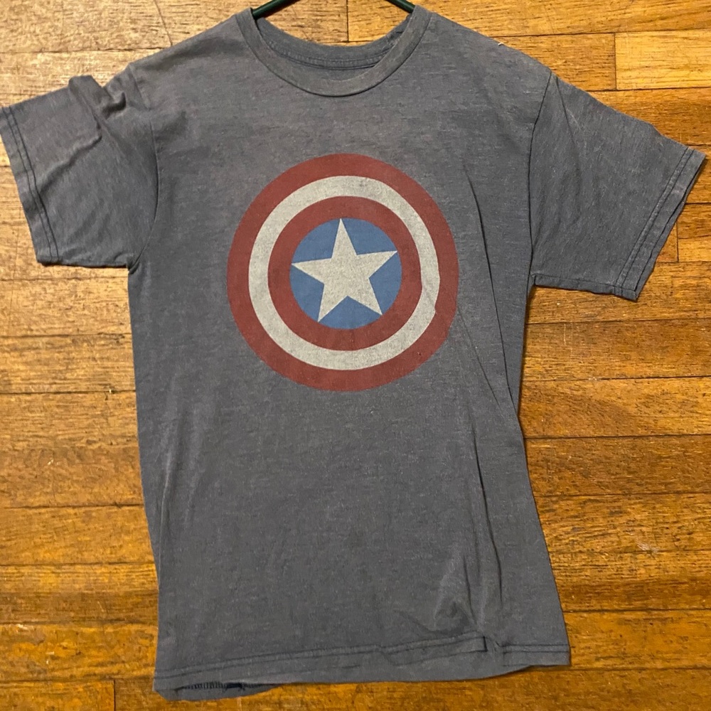 Captain American t shirt